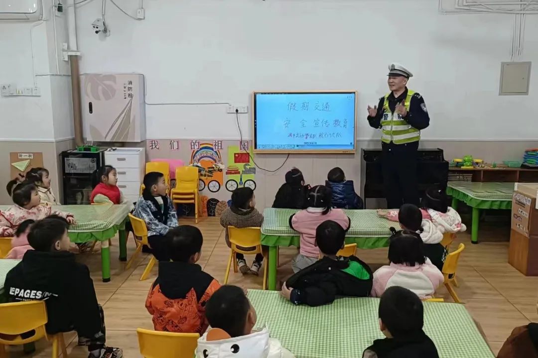 安全課堂＋校車(chē)檢查 渝中公安“守未”護(hù)航平安假期