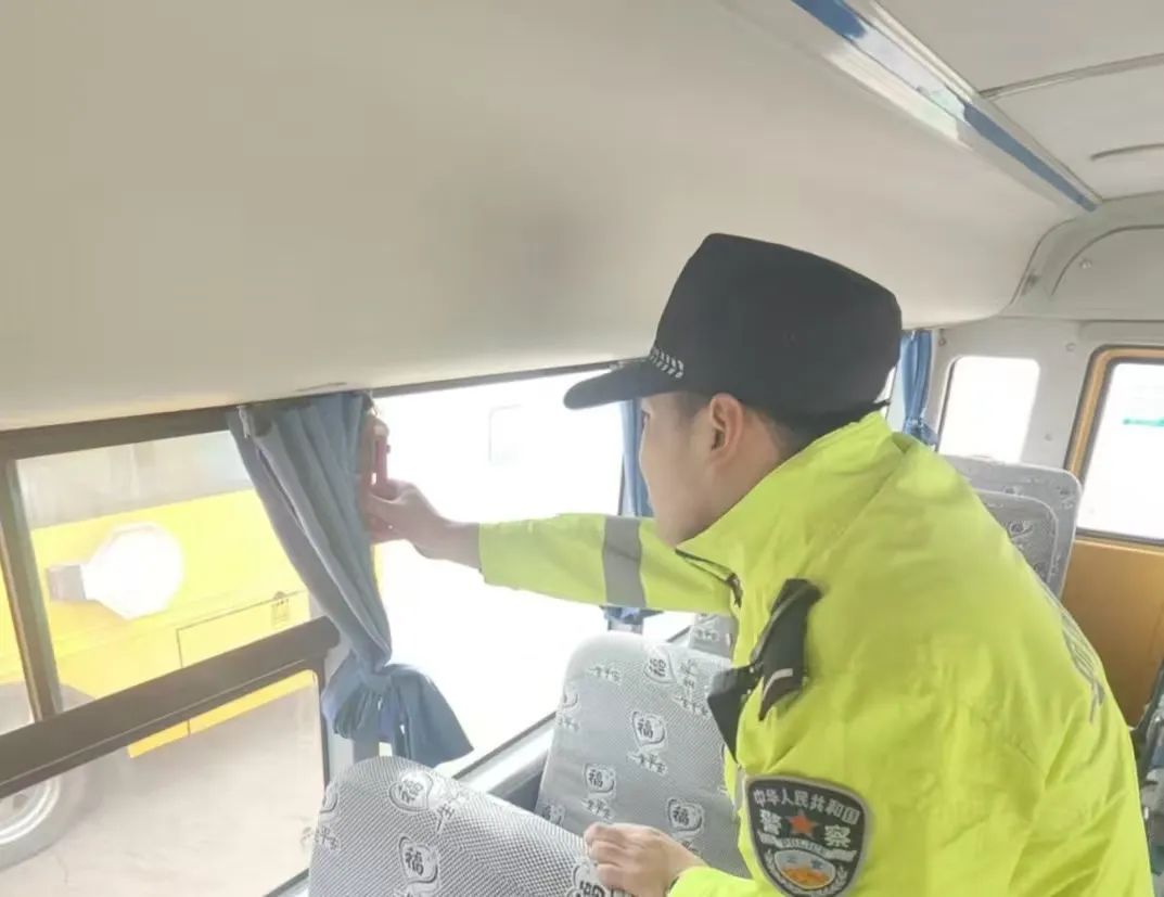 【護航開學季】建平交警開展校車安全大檢查工作，護航學生平安出行