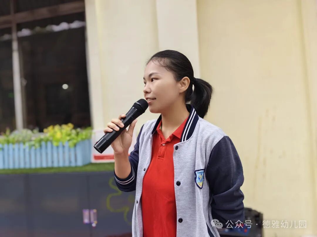 校園紀實丨以練筑防 護航成長——校車安全應急演練 校園紀實丨以練筑防 護航成長——校車安全應急演練