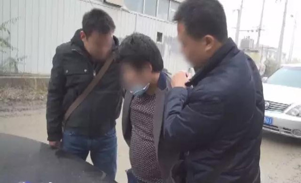 校車點離家近就不送了？8歲童沒出小區(qū)就被綁架