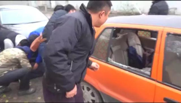 校車點離家近就不送了？8歲童沒出小區(qū)就被綁架