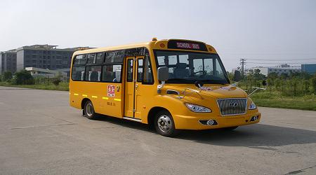 小學(xué)生校車安全檢查該如何進(jìn)行？