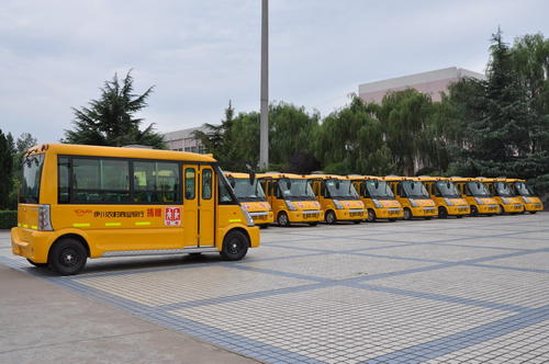 鹿邑縣教育系統(tǒng)舉行校車安全及法律知識培訓