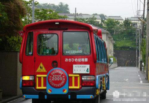 堪比裝甲車 盤點(diǎn)國(guó)外“最牛”的校車
