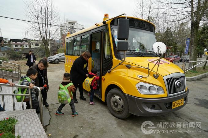 讓校車(chē)安全“看得見(jiàn)”的監(jiān)控平臺(tái)