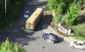 美國(guó)校車(chē)為什么安全性更高？