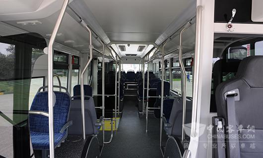 　宇通12米純電動公交車內(nèi)部
