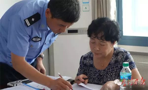 警民配合共同保障幼兒園校車安全運(yùn)營(yíng)