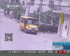 5歲女童遭校車碾壓身亡 父親為討說(shuō)法也命喪車輪