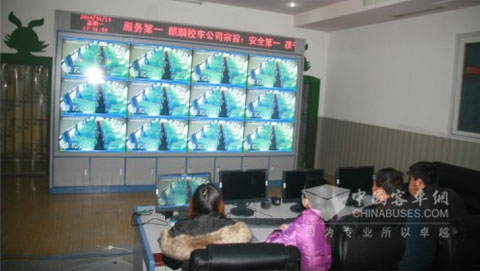宇通“小飛俠”校車安陽上崗護航學(xué)童安全