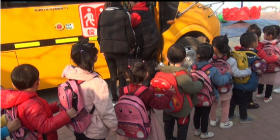 校車未取得標(biāo)牌就上路 被罰款2萬(wàn)元