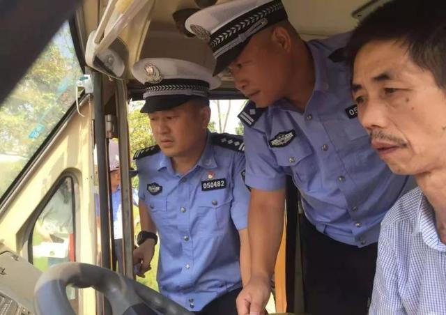 湘潭一校車司機(jī)酒駕心存僥幸“走捷徑”，交警蜀黍：沒想到吧？