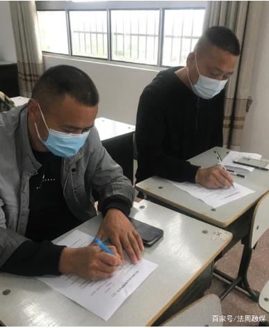 桃源楓樹鄉(xiāng)中心小學(xué)：召開春季校車安全會(huì)議