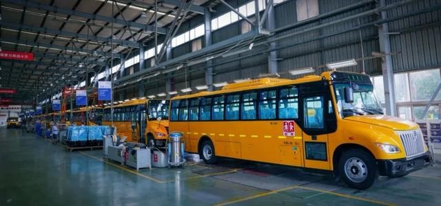 百輛金旅國六校車交付廣東東莞 為莘莘學(xué)童保駕護(hù)航