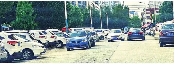 停車亂疾，致校車被堵耽誤孩子上學(xué)