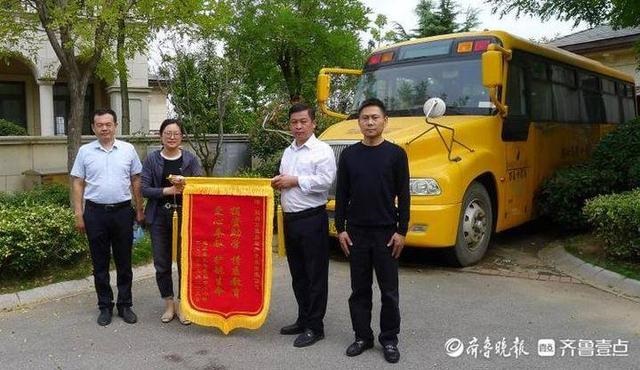 山東：惠民縣大年陳鎮，愛心企業情系教育，莘莘學子喜獲校車
