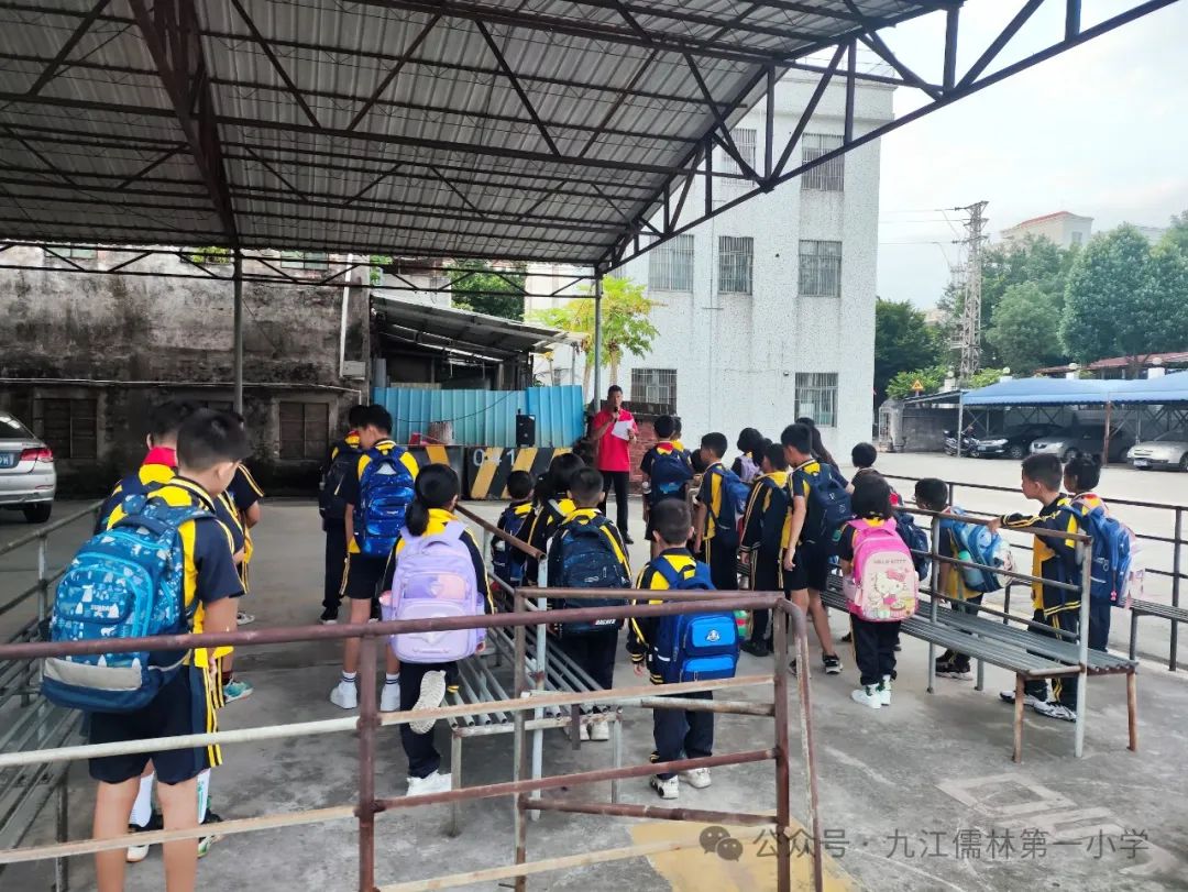 【陽光校園 活力一小】校車安全演練，為學(xué)生保駕護(hù)航
