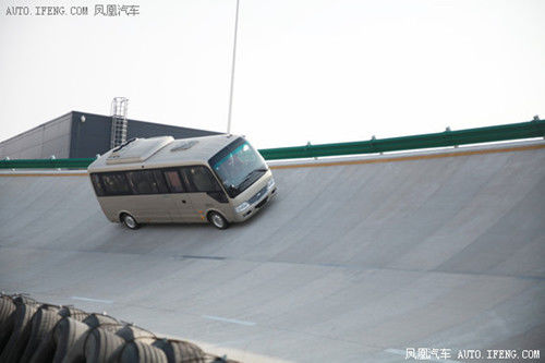 宇通E7純電動(dòng)客車體驗(yàn) 簡(jiǎn)約而不簡(jiǎn)單