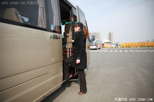 宇通E7純電動(dòng)客車體驗(yàn) 簡(jiǎn)約而不簡(jiǎn)單