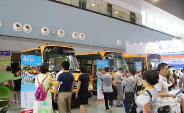 中通三款幼兒園校車登陸全國(guó)幼教展