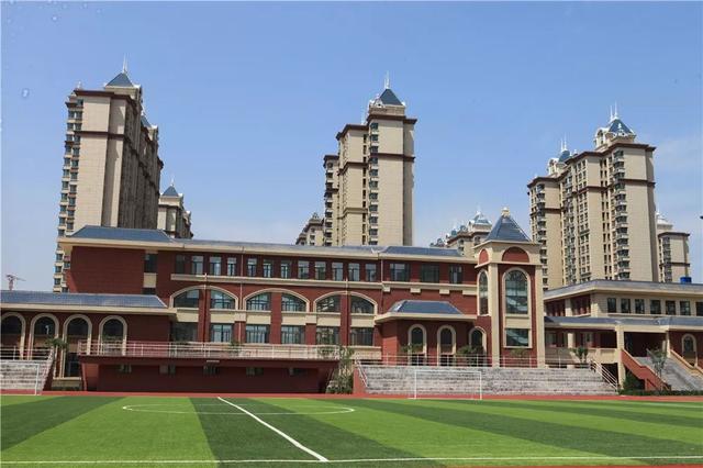 今年，歷城區9所新建學校、8所新建幼兒園啟用