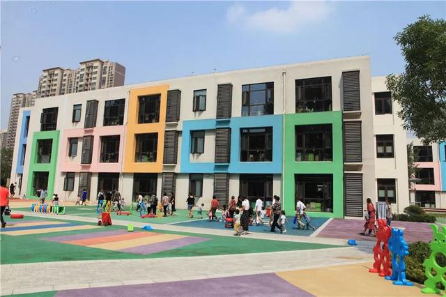 今年，歷城區9所新建學校、8所新建幼兒園啟用