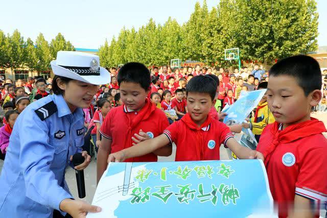 臨猗交警：走進校園宣交安 繃緊假日“安全弦”