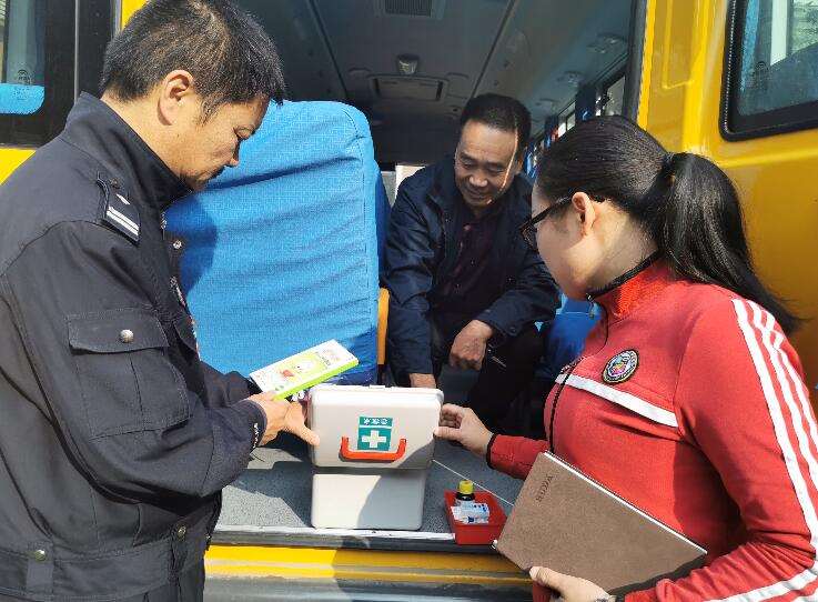 上街區車管所深入開展冬季交通安全大整治