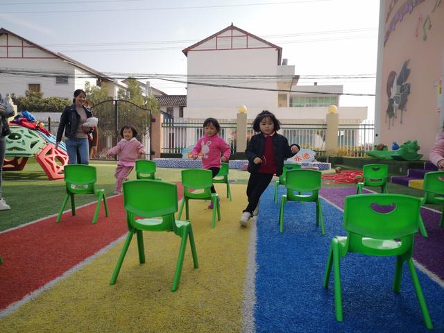 城固原公鎮希望幼兒園小型趣味運動會燃爆全場