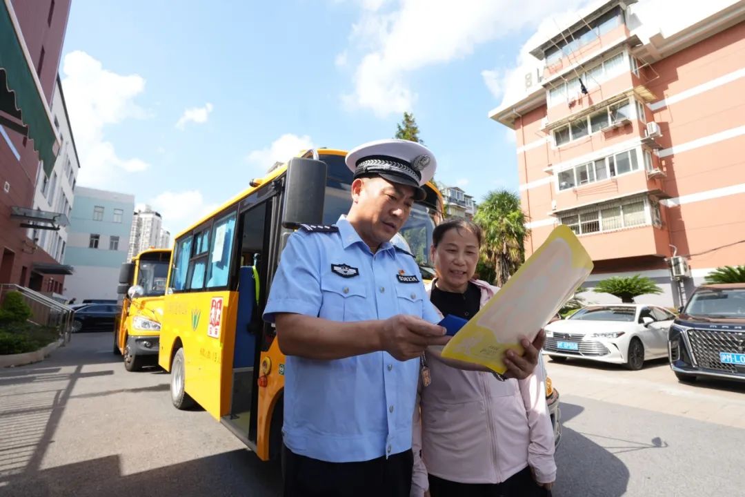 安全感拉滿的校車，看蜀黍如何“穩穩”拿捏！