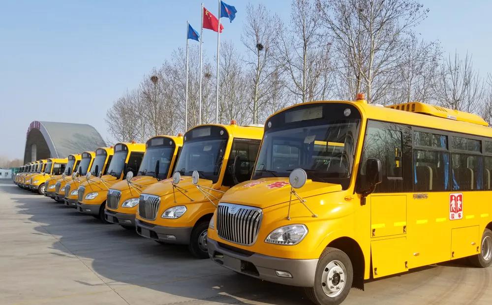 搭載濰柴WP4.1N發動機校車陸續交付，濰柴校車動力為復學做好準備!
