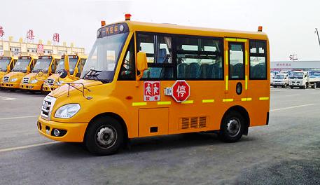 雙重檢查+雙重報(bào)告，防止校車遺漏小朋友