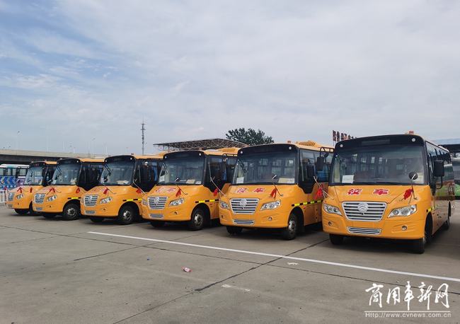 管理搞上去、收費(fèi)降下來(lái)！起底鹽阜校車安全運(yùn)營(yíng)背后的秘密