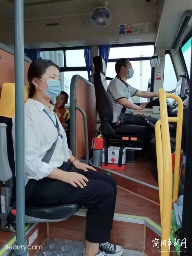 管理搞上去、收費(fèi)降下來(lái)！起底鹽阜校車安全運(yùn)營(yíng)背后的秘密
