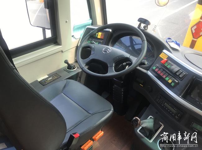 管理搞上去、收費(fèi)降下來(lái)！起底鹽阜校車安全運(yùn)營(yíng)背后的秘密